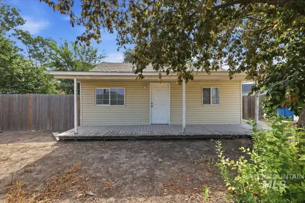 716 N 2nd Ave, Caldwell, ID 83605