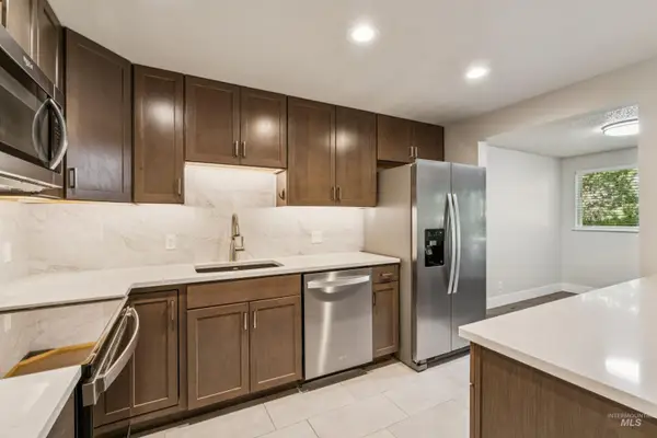 3725 S Gekeler Ln #52, Boise, ID 83706