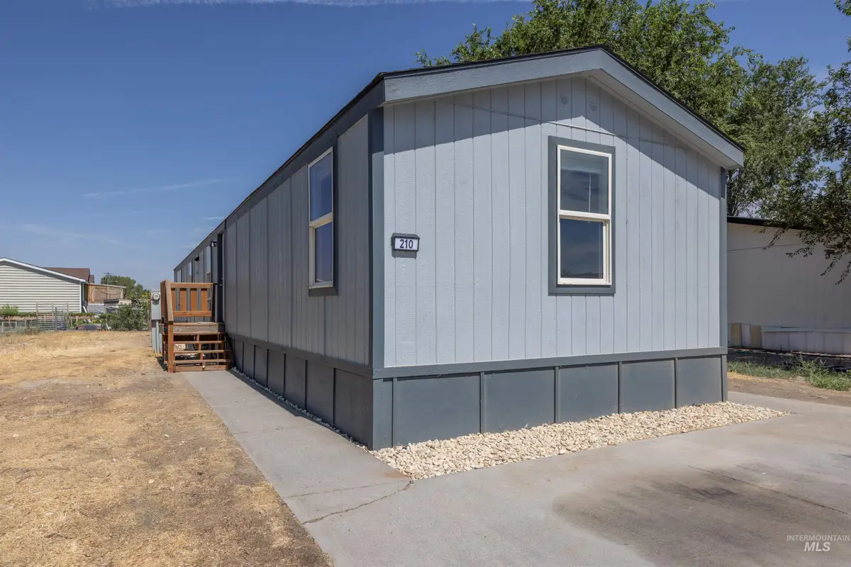 210 Dawn Dr, Mountain Home, ID 83647 - #1