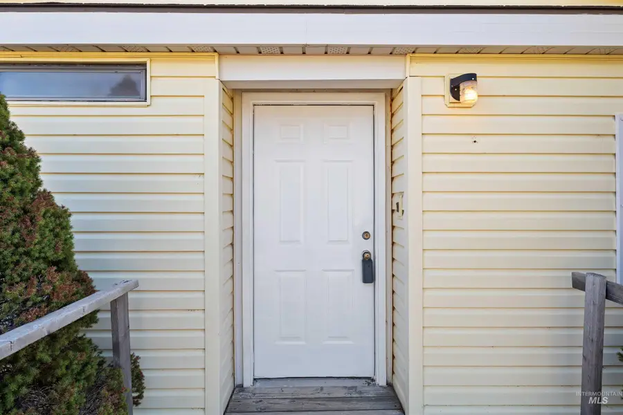 2451 Central Ave., Hollister, ID 83301 - #3