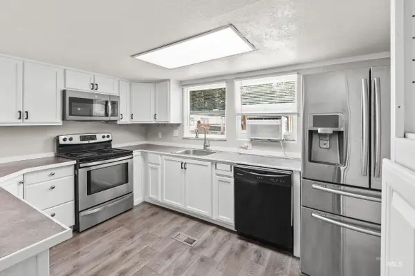 4620 N Pierce Park Ln #9, Boise, ID 83714