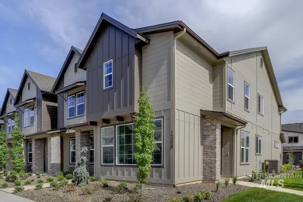 1366 and 1394 N Meadowglen Ave, Meridian, ID 83642