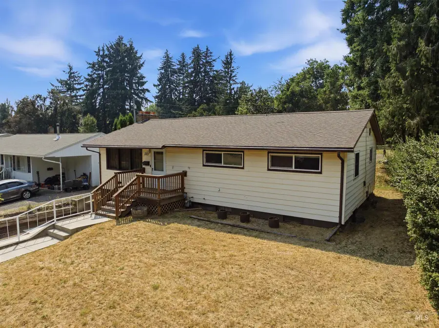 323 N Grant St, Moscow, ID 83843 - #2