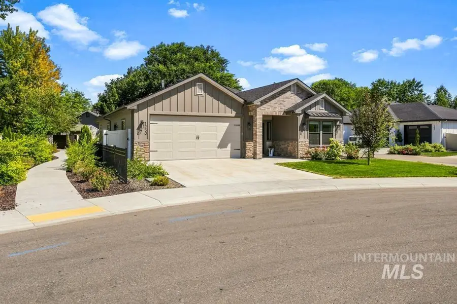 1250 N Parkshire Way, Meridian, ID 83642 - #2