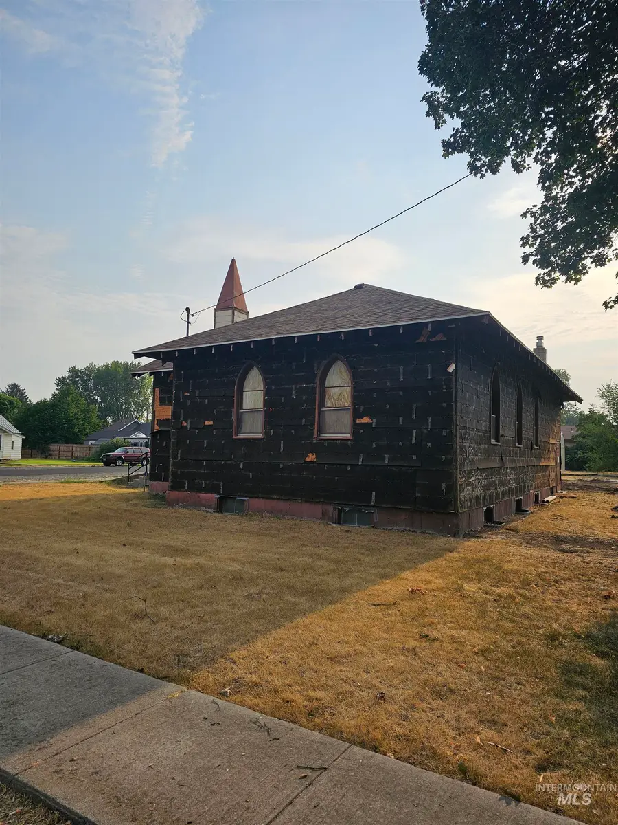 197 W 2nd Avenue, Wendell, ID 83355 - #2