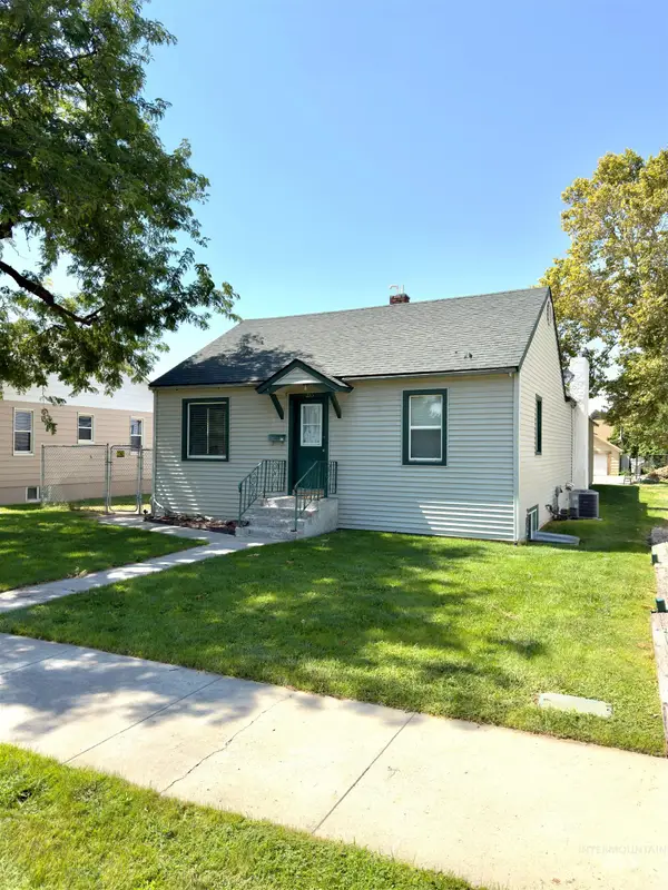 215 S Juniper St, Nampa, ID 83686