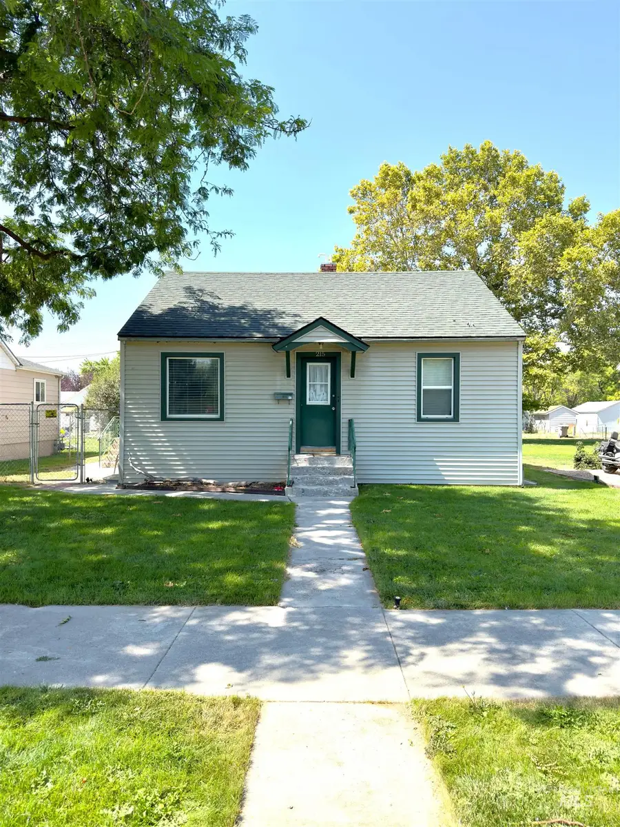 215 S Juniper St, Nampa, ID 83686 - #2