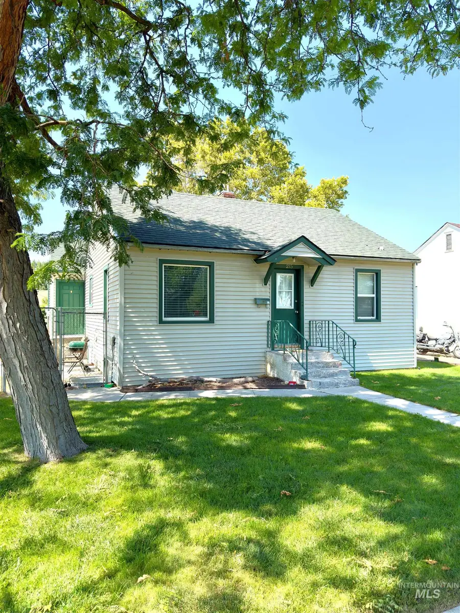 215 S Juniper St, Nampa, ID 83686 - #3