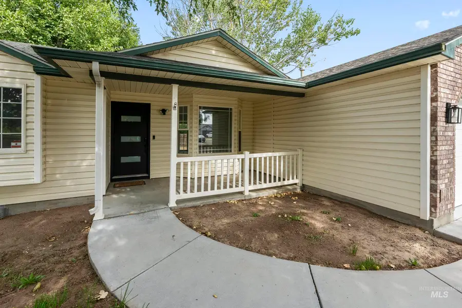 526 Lost Basin Ct, Nampa, ID 83686 - #3