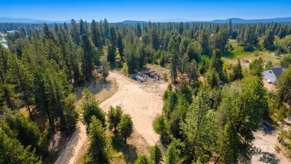 2XX Mineral Dr, Cascade, ID 83611