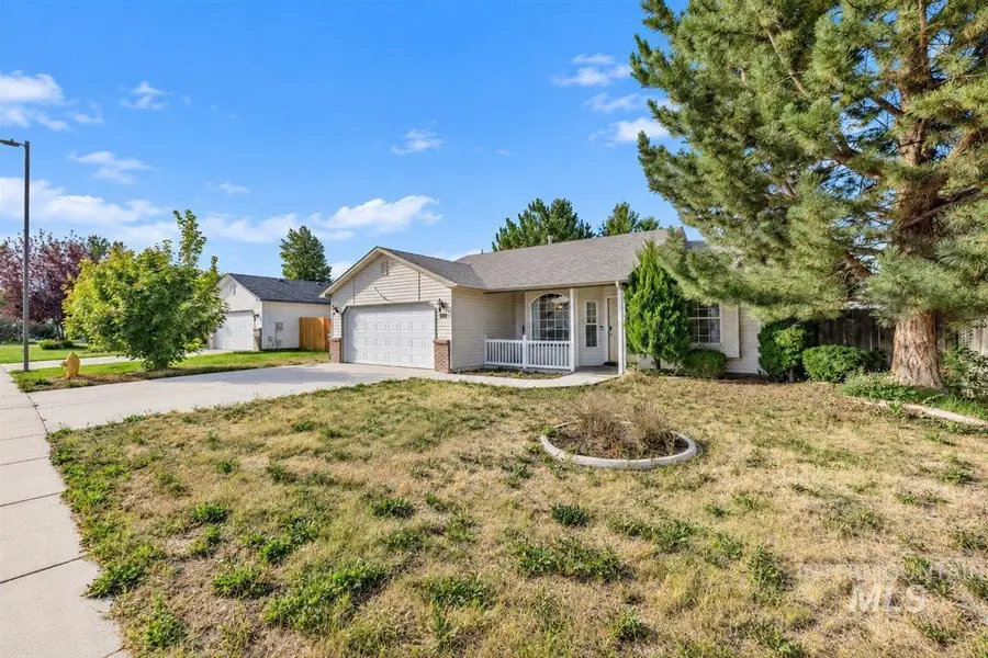 512 S Valley Dr, Nampa, ID 83686 - #3