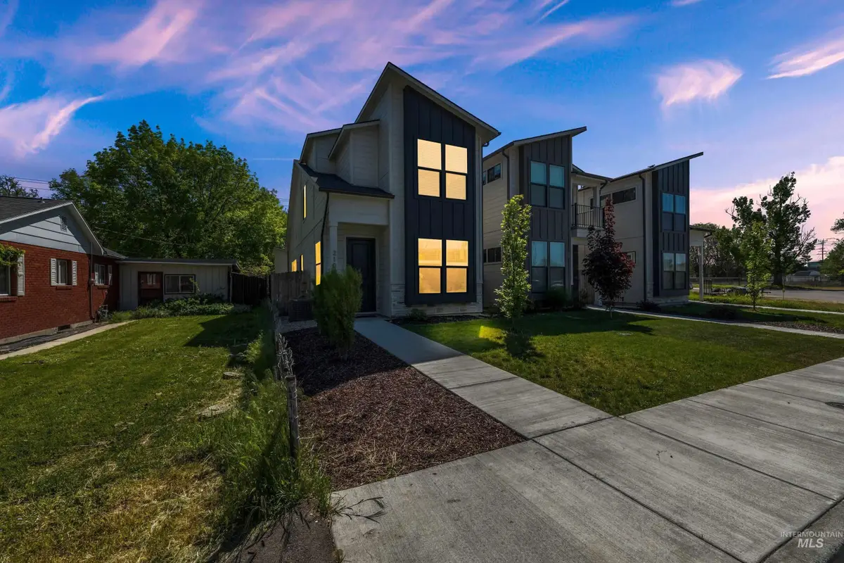 2106 N 35th St, Boise, ID 83703 - #1