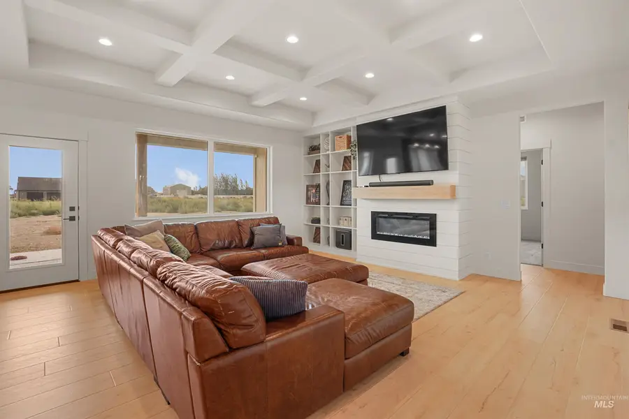 949 E Coventry Ln, Burley, ID 83318 - #3