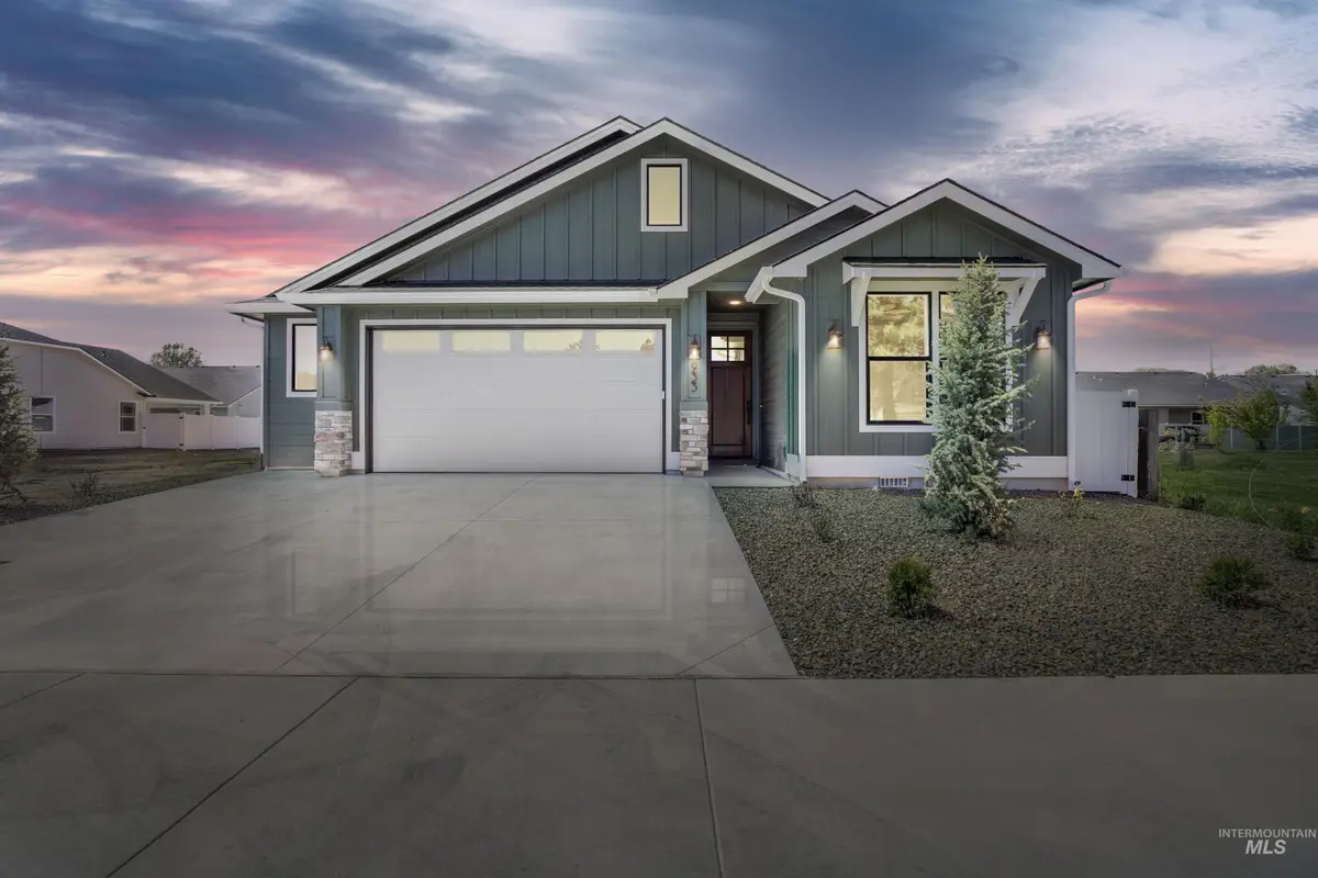 933 S Almond St, Nampa, ID 83686 - #1