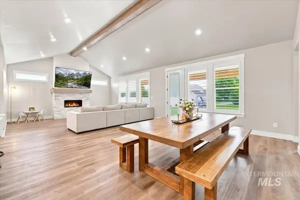 306 S Quincannon Ln, Star, ID 83669