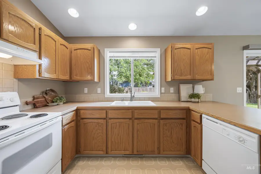 5522 S Santa Cruz, Boise, ID 83709 - #3
