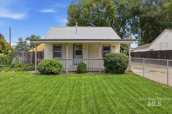 308 S Garland St, Nampa, ID 83686