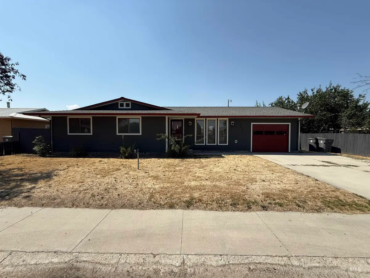 303 S 5th St W, Homedale, ID 83628 - #1