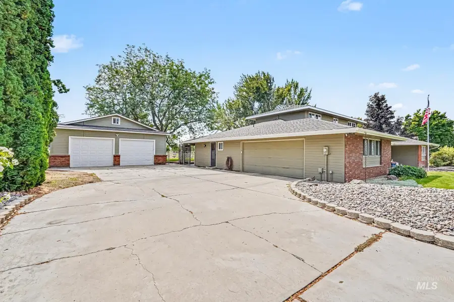 1703 Primrose Dr., Nampa, ID 83686 - #2