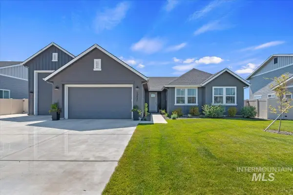 12437 W Wayfaring Dr, Star, ID 83669