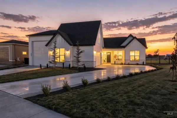 9697 S Coopers Hawk Way, Nampa, ID 83686