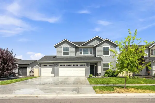 7758 E Rogue Dr, Nampa, ID 83687