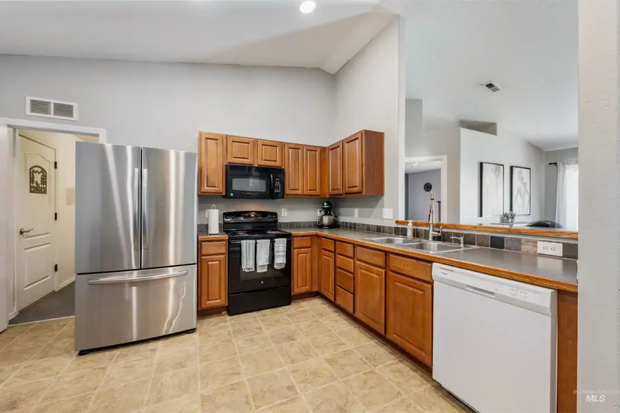 3119 Windward St, Caldwell, ID 83605 - #2