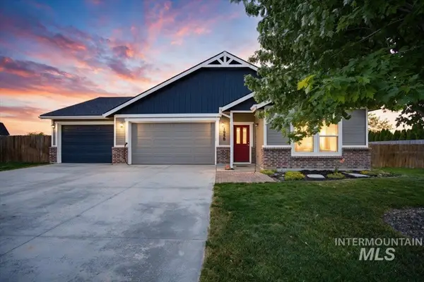 1958 Yellow Pine Dr, Middleton, ID 83644