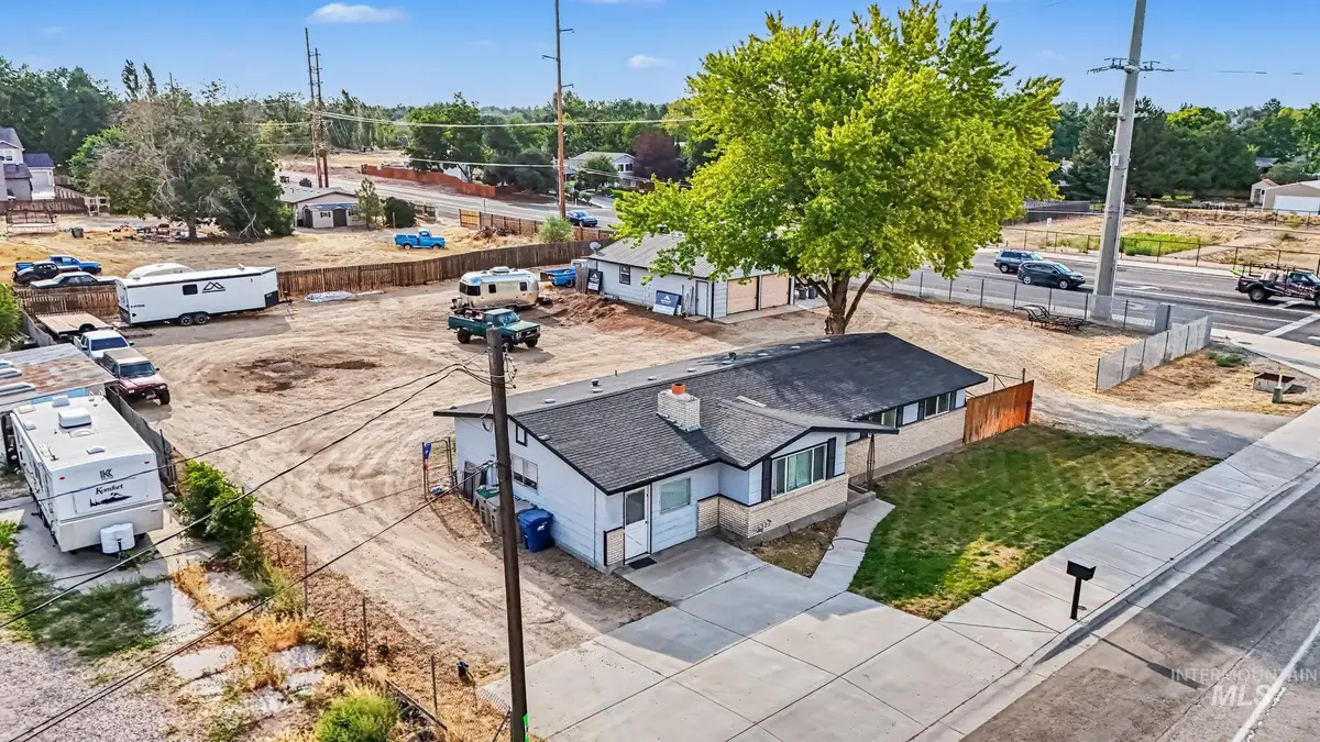 2944 S Cloverdale Rd, Boise, ID 83709 - #1