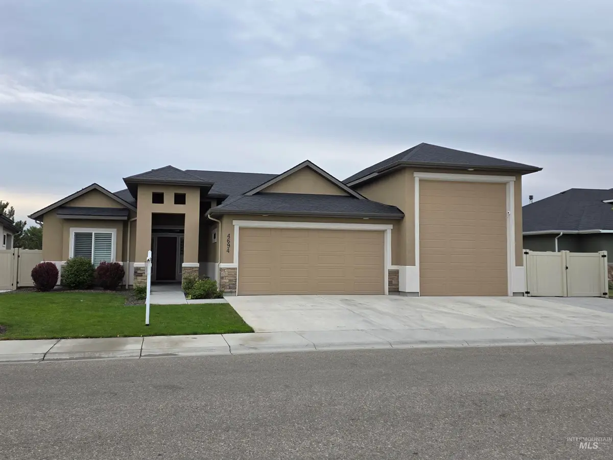 4694 N Bryce Canyon Ave, Meridian, ID 83646 - #1