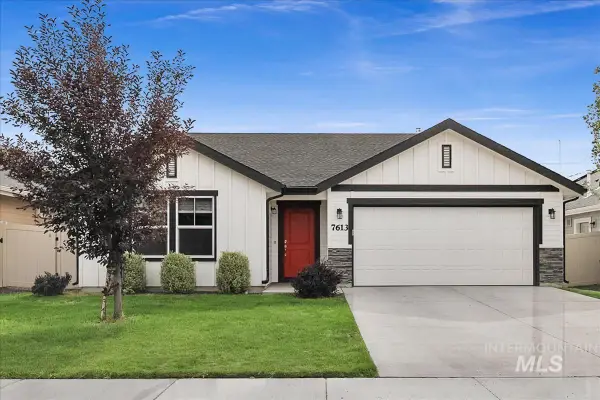 7613 E Iroquois St, Nampa, ID 83687