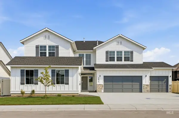 868 Thunderbolt St, Mountain Home, ID 83647