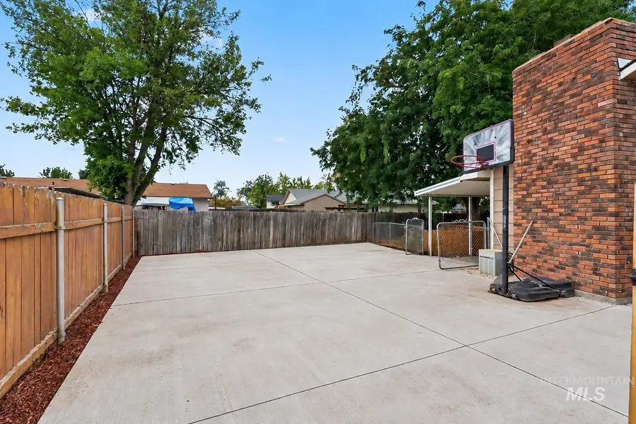 2105 NW 12th St, Meridian, ID 83642 - #2