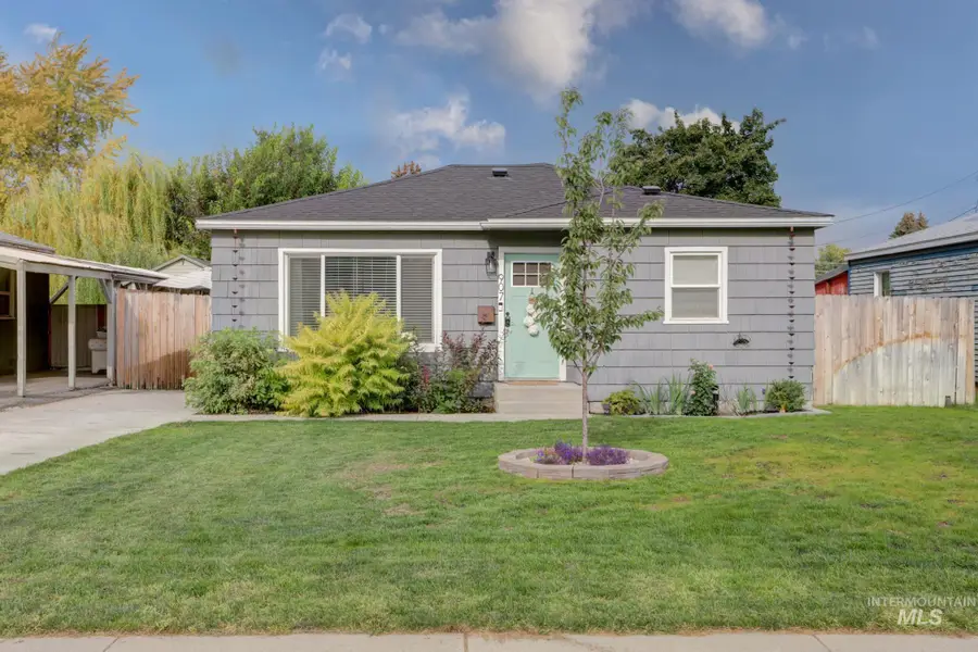 907 S Florence St, Nampa, ID 83686 - #2