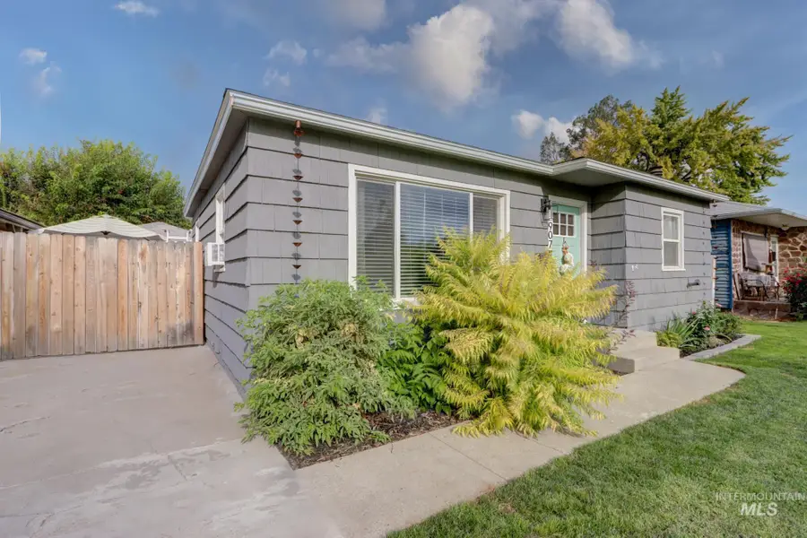 907 S Florence St, Nampa, ID 83686 - #3