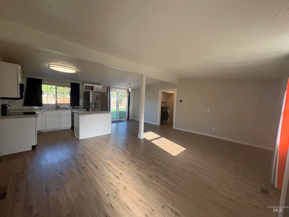 1521 N Plateau Ave, Caldwell, ID 83605 - #1