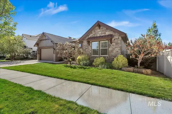 2916 W Tubac Dr, Meridian, ID 83646