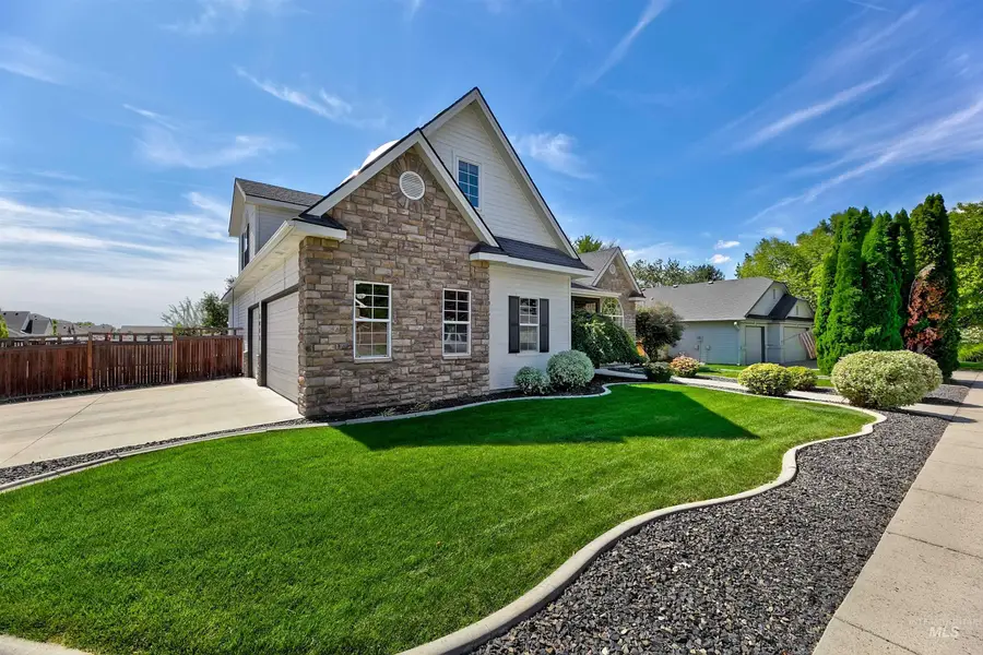 1075 N Falling Water Way, Eagle, ID 83616 - #3