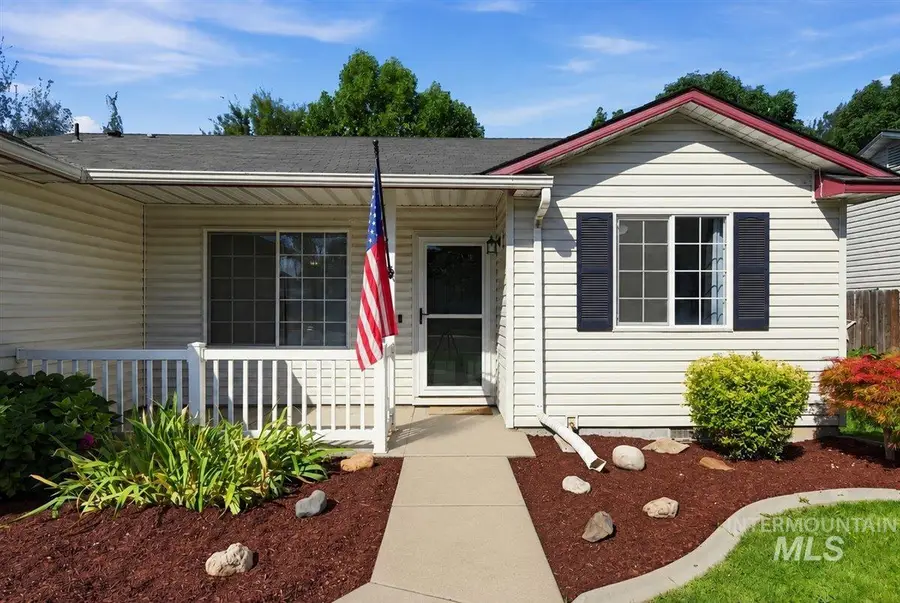 631 N Moonglow Ave, Kuna, ID 83634 - #2