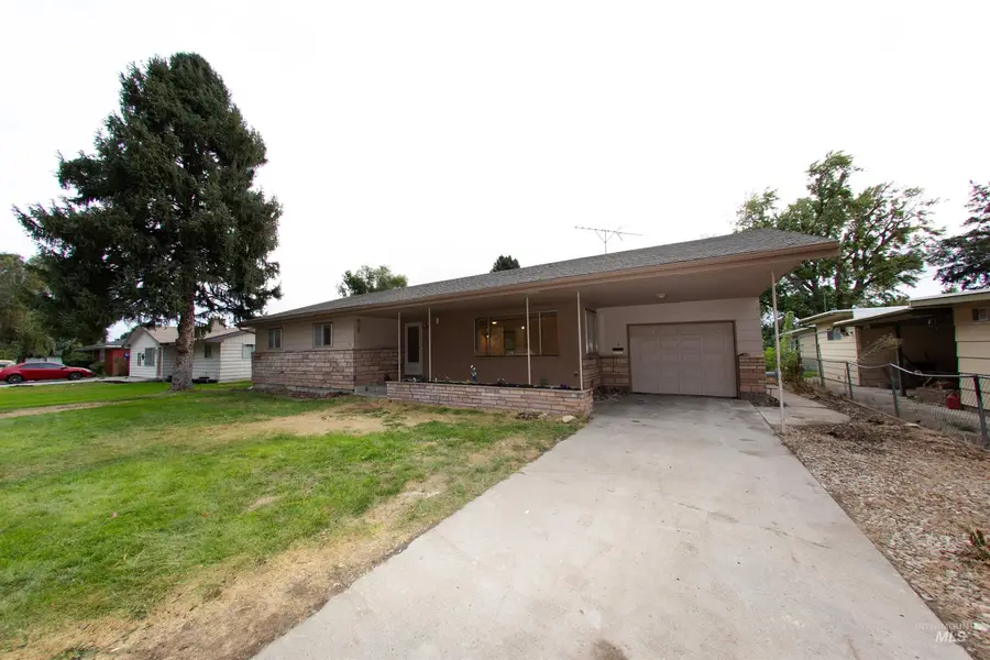 1546 N 4th Street, Payette, ID 83661 - #2