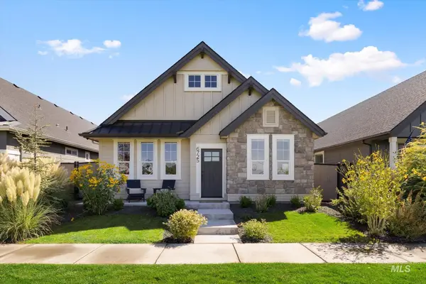 6725 W Los Flores Dr, Meridian, ID 83646
