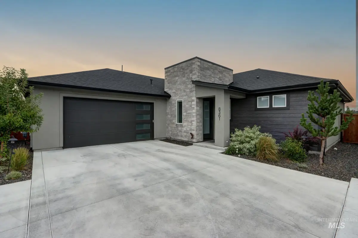 8361 W Meltwater Ln, Eagle, ID 83616 - #1