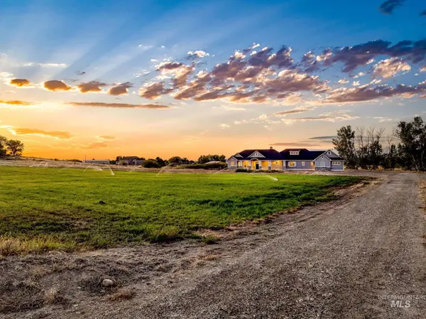 5472 W Overland, Meridian, ID 83642