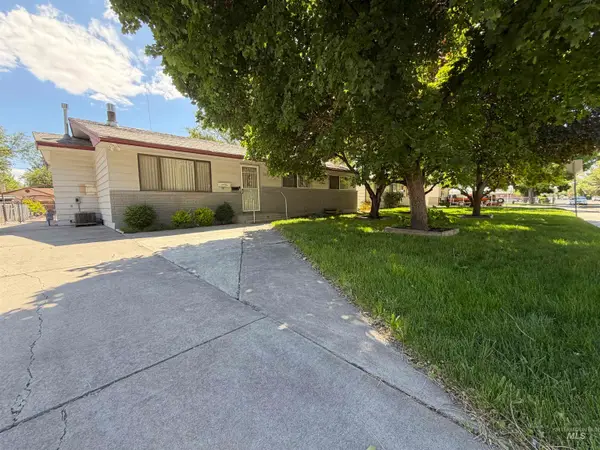 120 S 11th East, Mountain Home, ID 83647