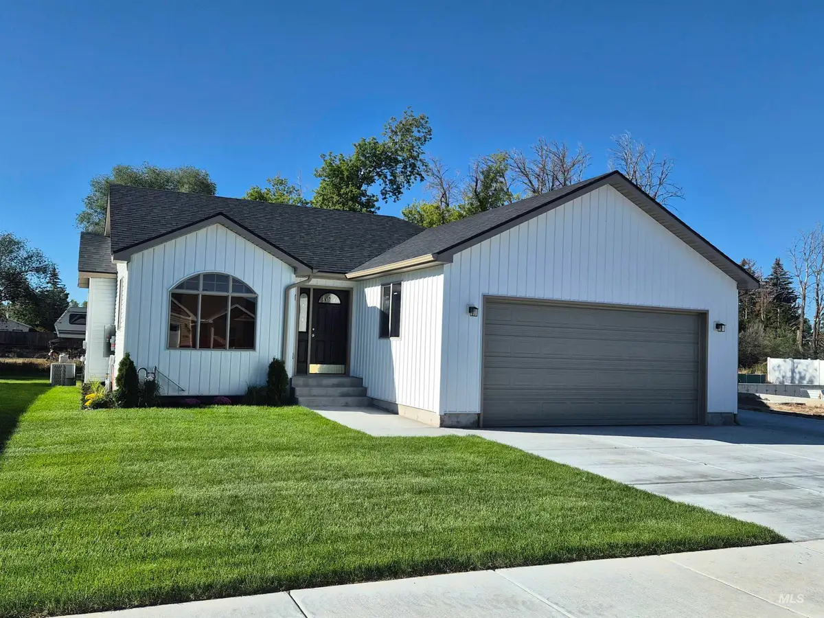 1069 Harris Loop, Blackfoot, ID 83221 - #1