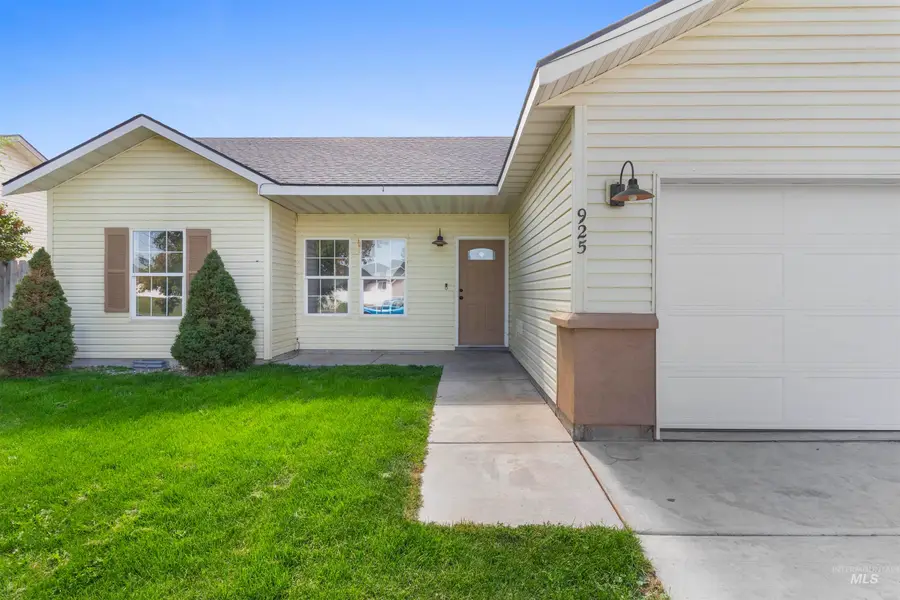 925 22nd Ave East, Jerome, ID 83338 - #2