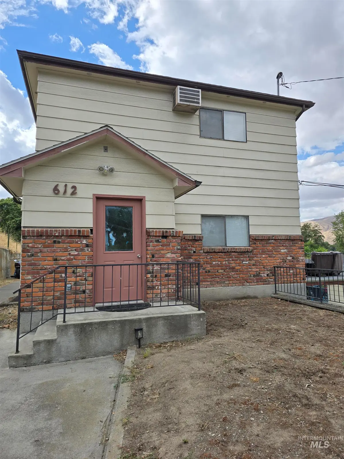612 10th St, Lewiston, ID 83501 - #1