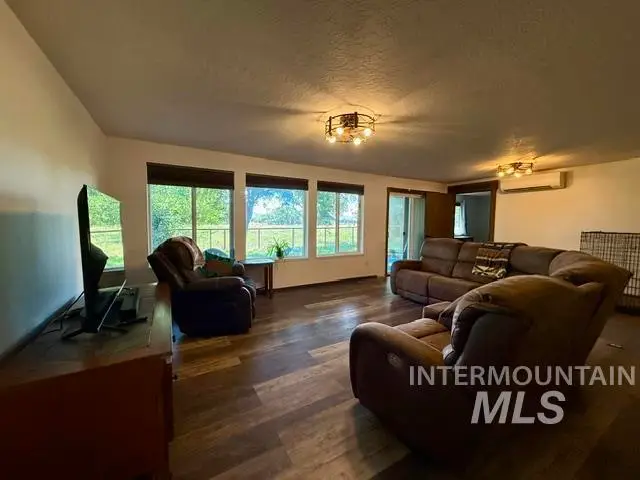 11230 N River Road, Payette, ID 83661 - #2