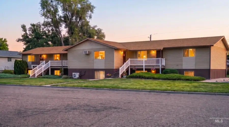 210 N Park Ave, Fruitland, ID 83619 - #2