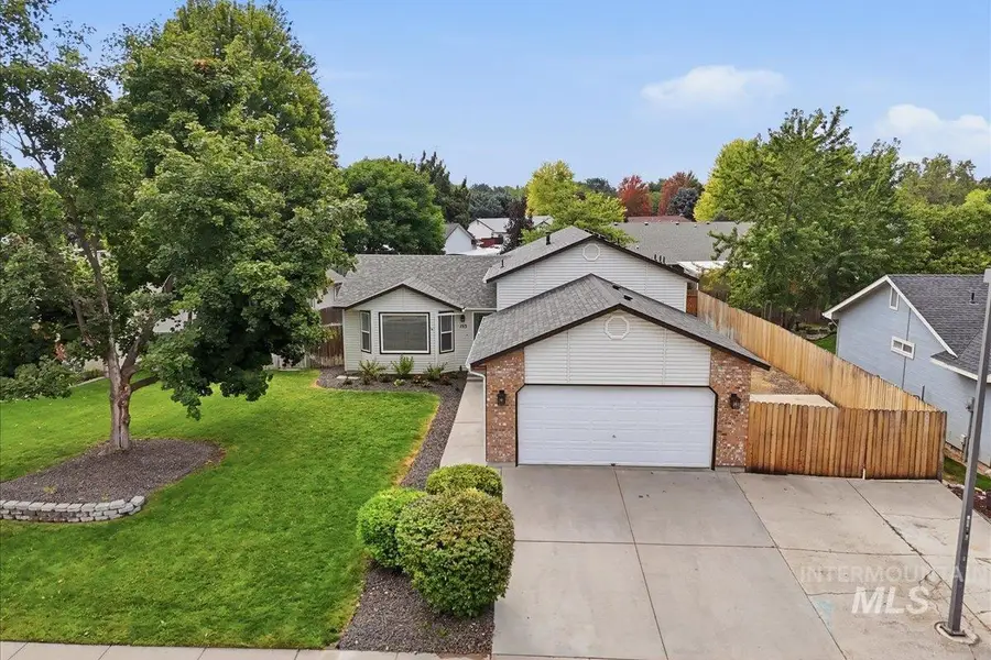 153 W Chrisfield Dr, Meridian, ID 83646 - #2